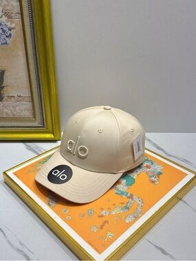 ALO Yoga Cream Embroidered Logo Baseball Cap
